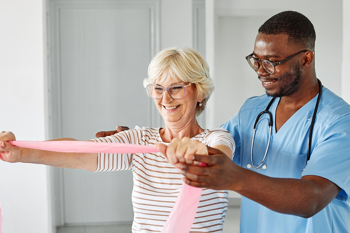 therapist senior woman exercise exercising patient physical ther